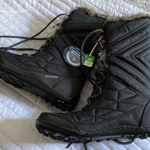 Columbia 8.5 size NWT women’s winter boots Minx Mid III